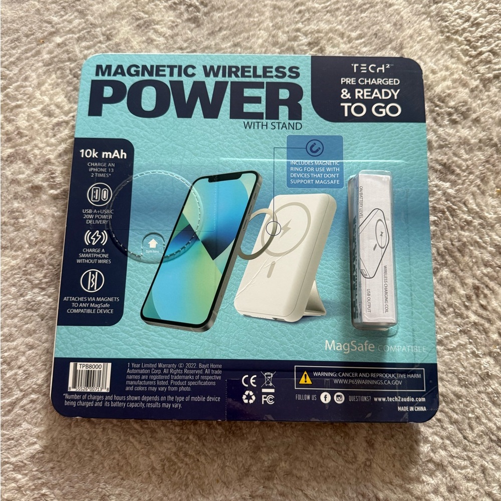tech21 Magnetic Wireless Power Bank with Stand - Cream
